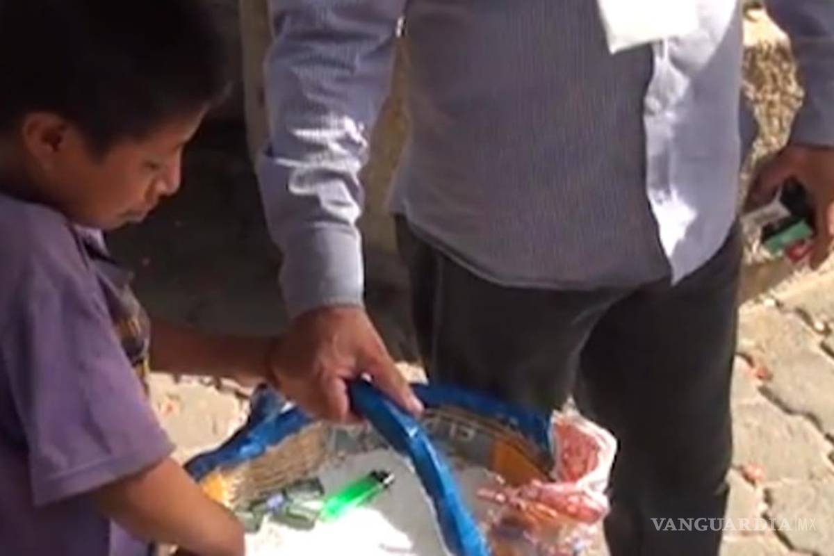 Niño humillado por inspector se reencuentra con su madre