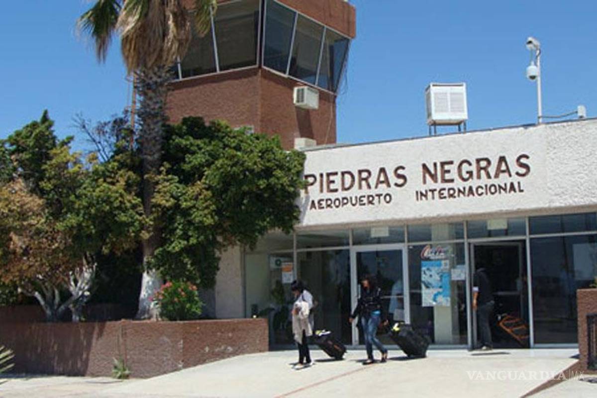 Supervisan vuelos en Piedras Negras, para detectar pasajeros con síntomas de ébola