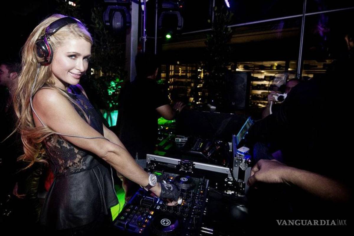 París Hilton inaugura en Ibiza su fiesta de "Espuma y Diamantes"