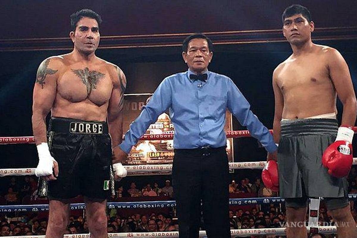 Los implantes pectorales de Kahwagi, ¿qué le pasó?