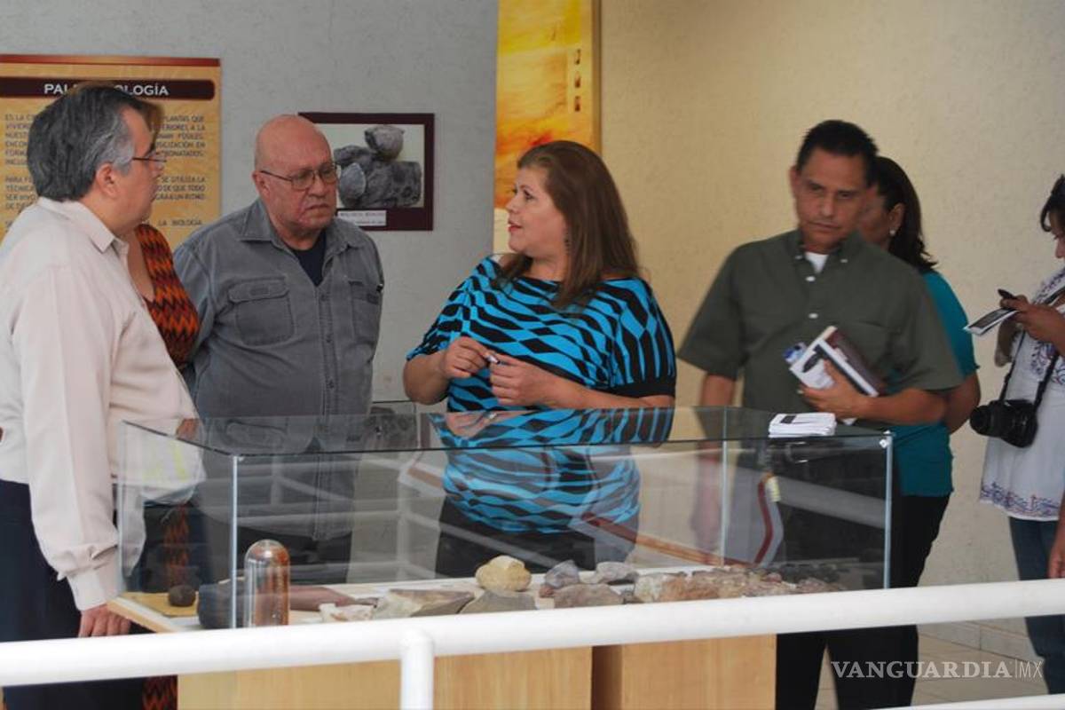 Exhibición de fósiles en la PGJE de Torreón