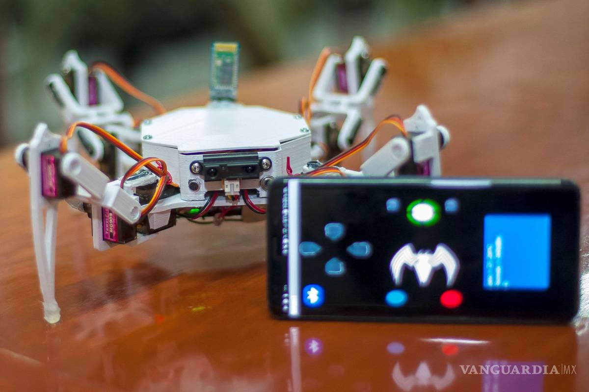 Crea Politécnico robot arácnido de rescate