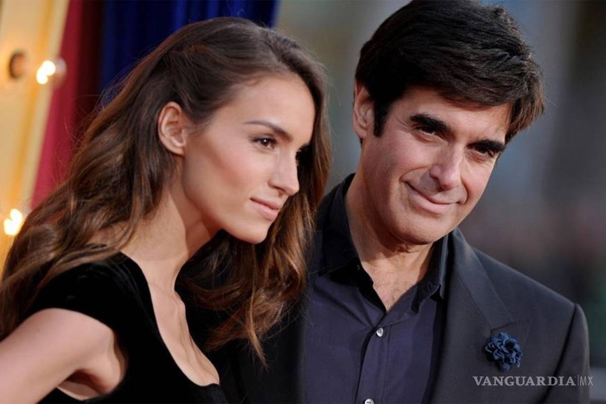 A los 57 años, David Copperfield se compromete con una de 28