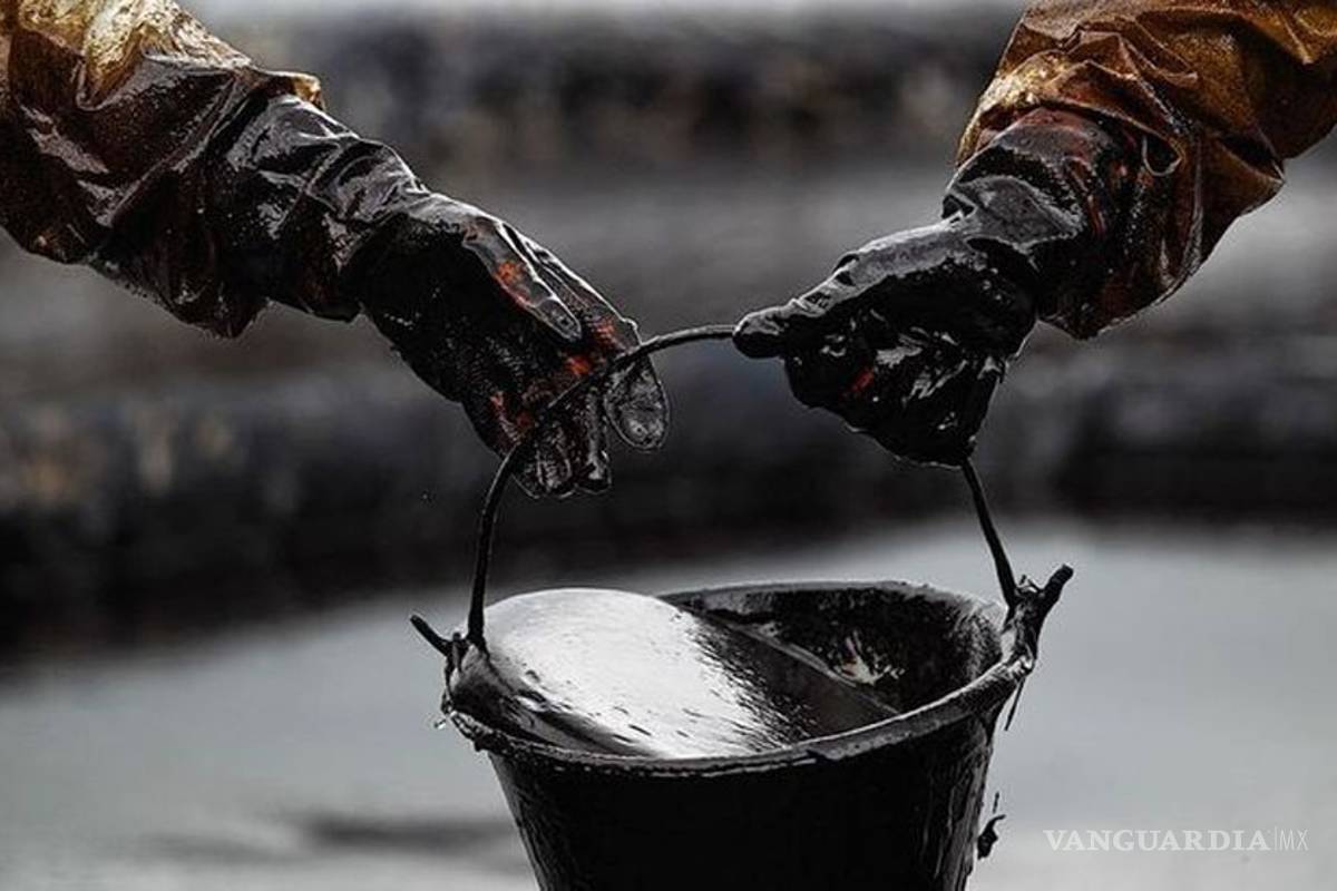 Cuesta 10 dpb producción en México: Pemex