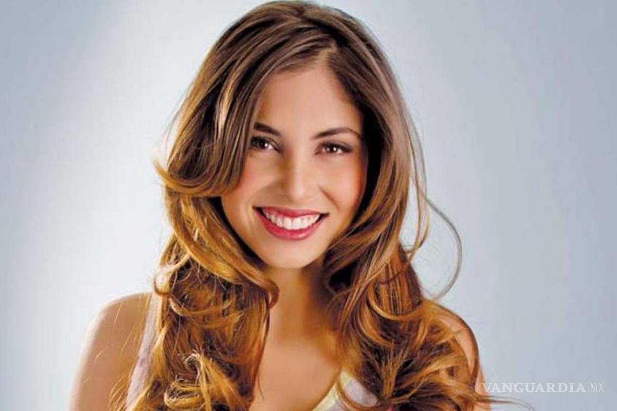 Gloria Aura debuta en cine con doblaje para los Pitufos 2