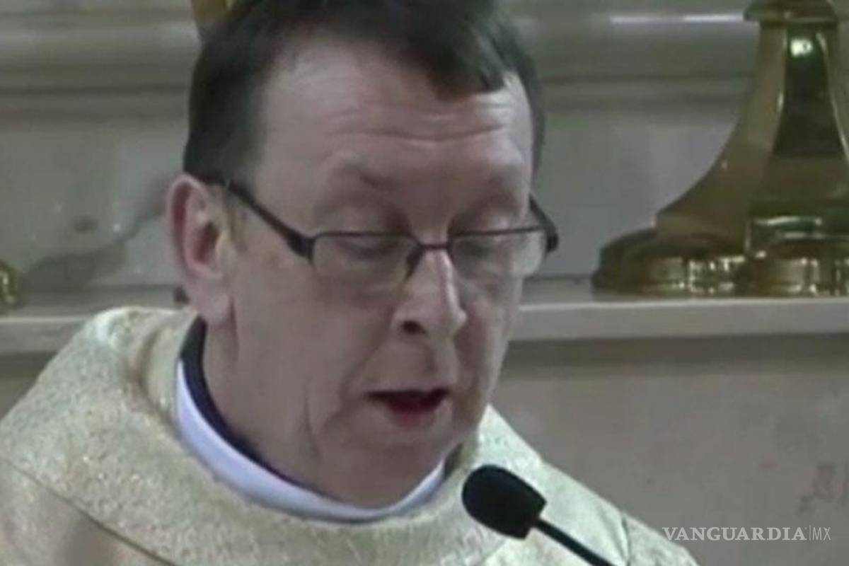 Sacerdote conmueve hasta las lágrimas con su "Aleluya" (video)