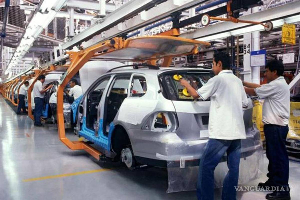 Sector automotriz y minería generaron más divisas que el turismo