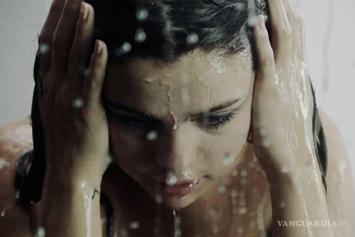 Selena Gómez muestra el músculo y va tras Taylor Swift