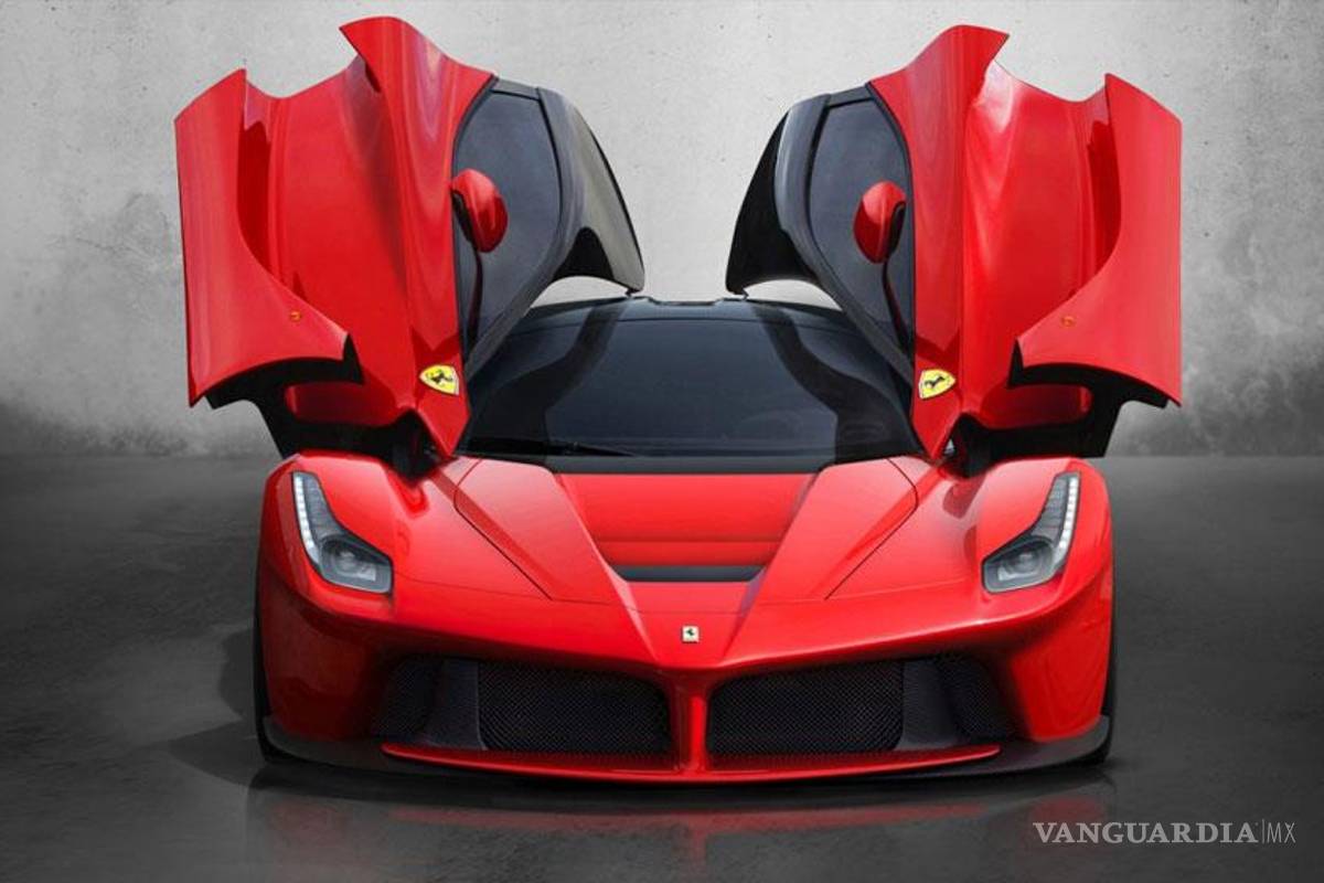 Ferrari presenta un híbrido de casi mil caballos de poder
