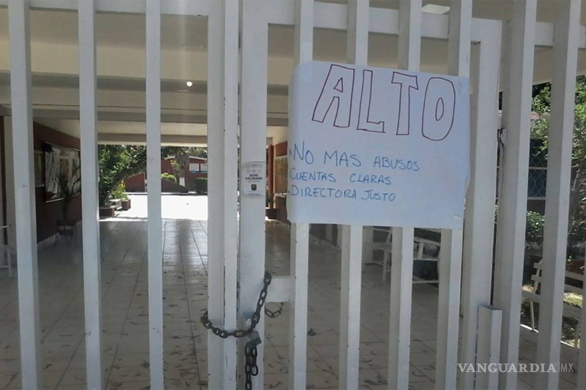 Toman escuela secundaria en el ejido Congregación Hidalgo