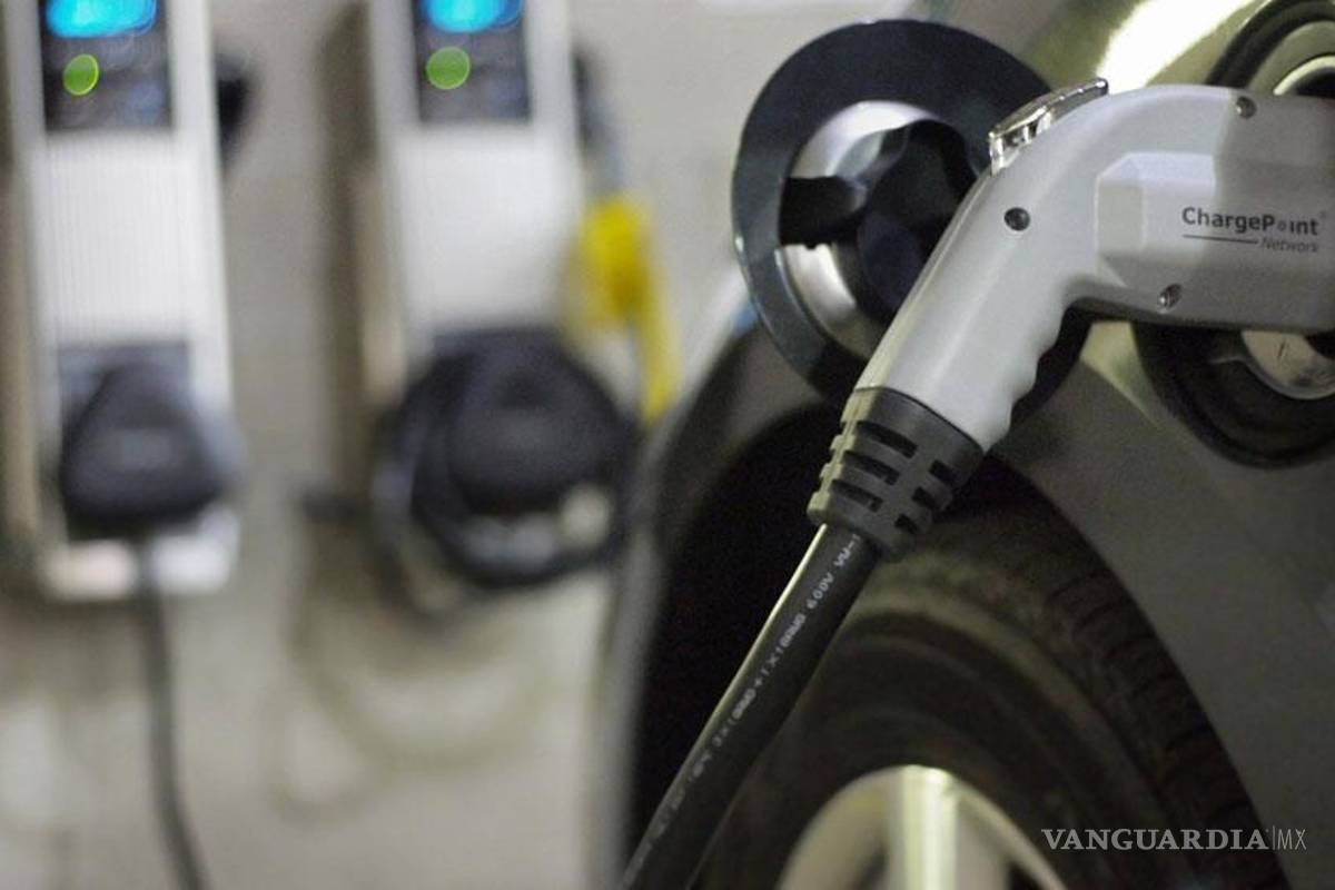 BMW, CFE y Walmart lanzan 'electrolineras' para coches eléctricos en México