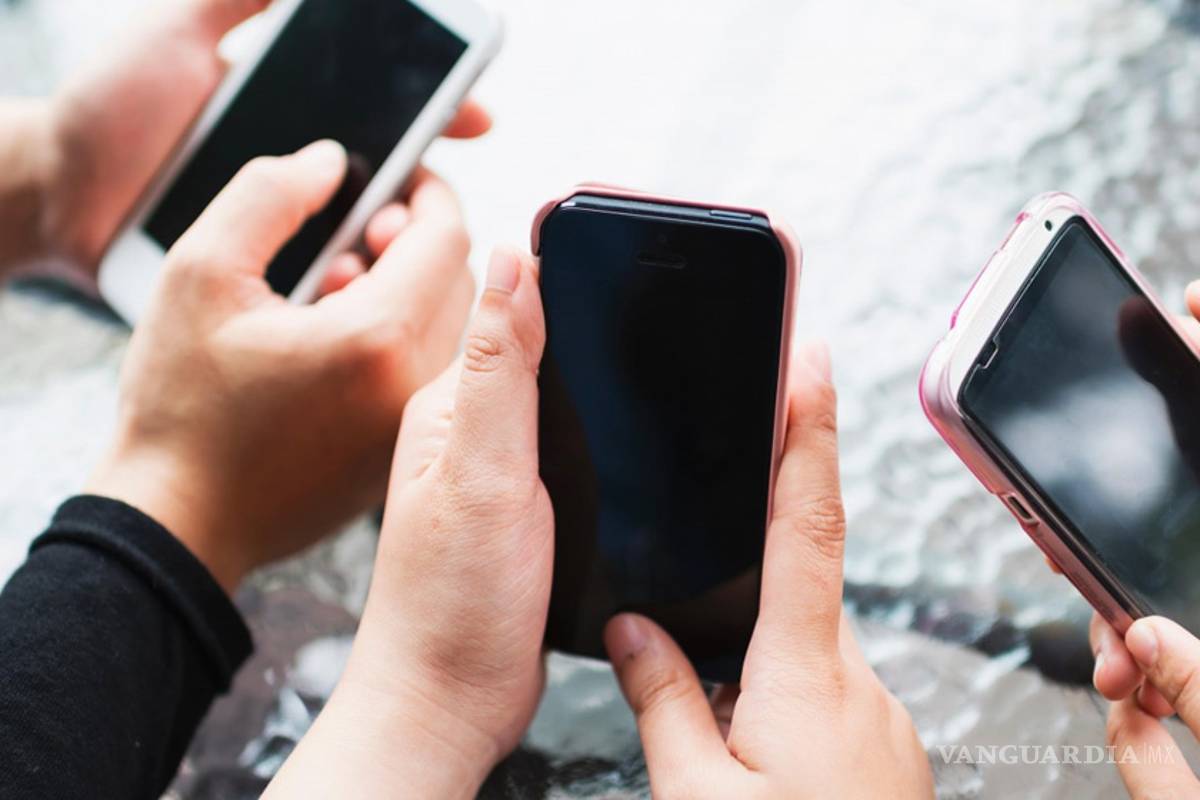 Se suicidó porque su esposo le prohibió usar Facebook y WhatsApp