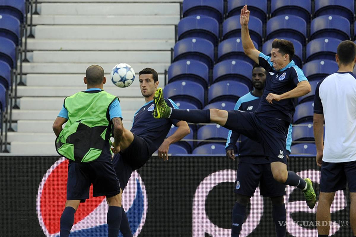 Héctor Herrera excluido para enfrentar al Chelsea en Champions League