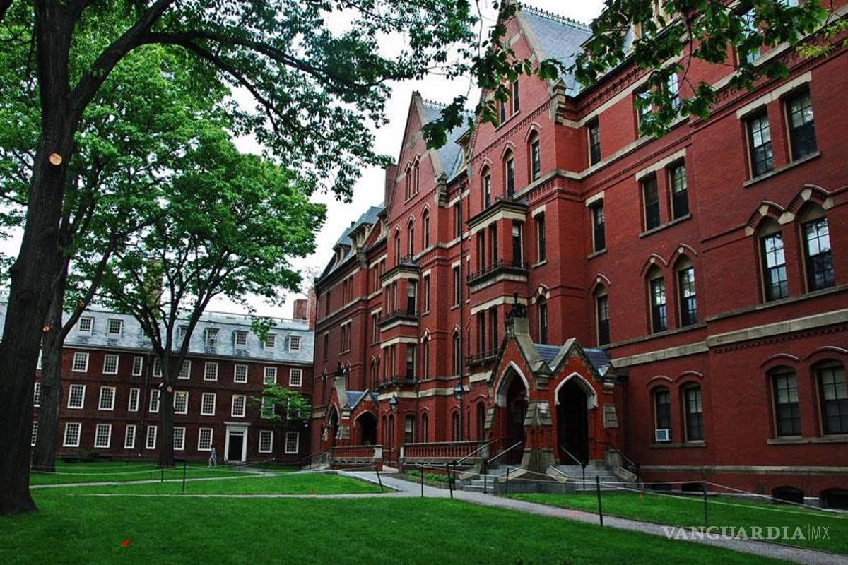 Evacuan la Universidad de Harvard por amenaza de bomba