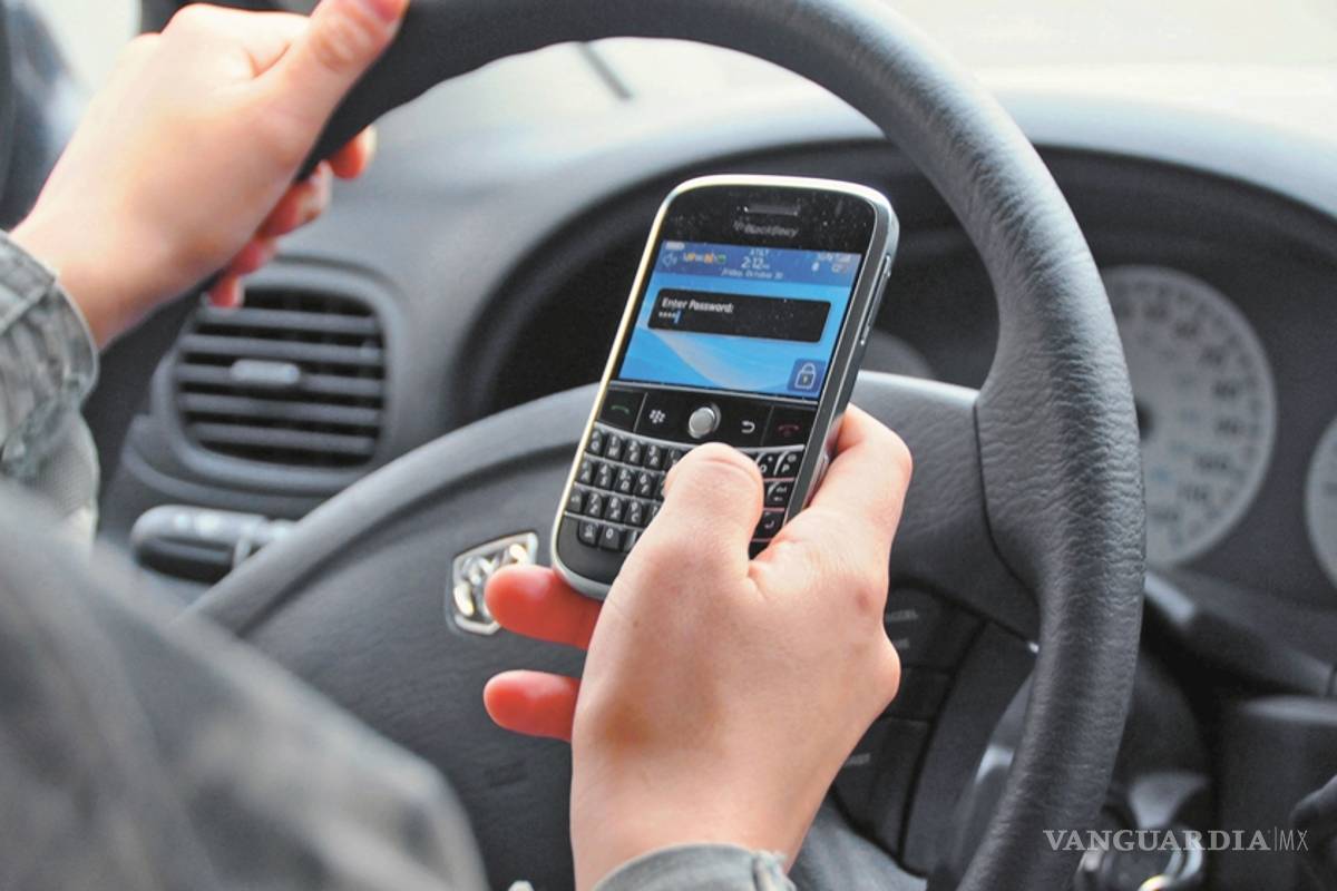 Desde un celular permite aplicación mexicana pagar el estacionamiento