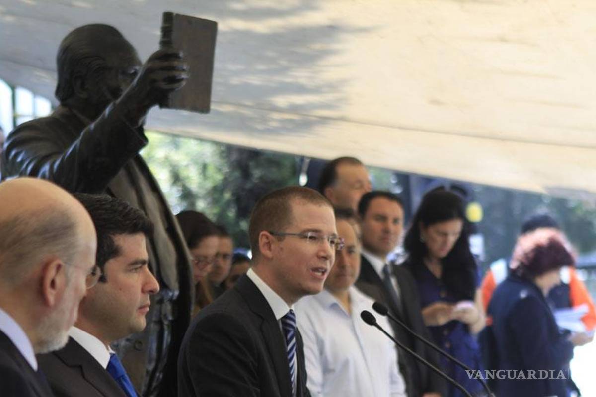 PAN insiste en reducir impuestos para 2015