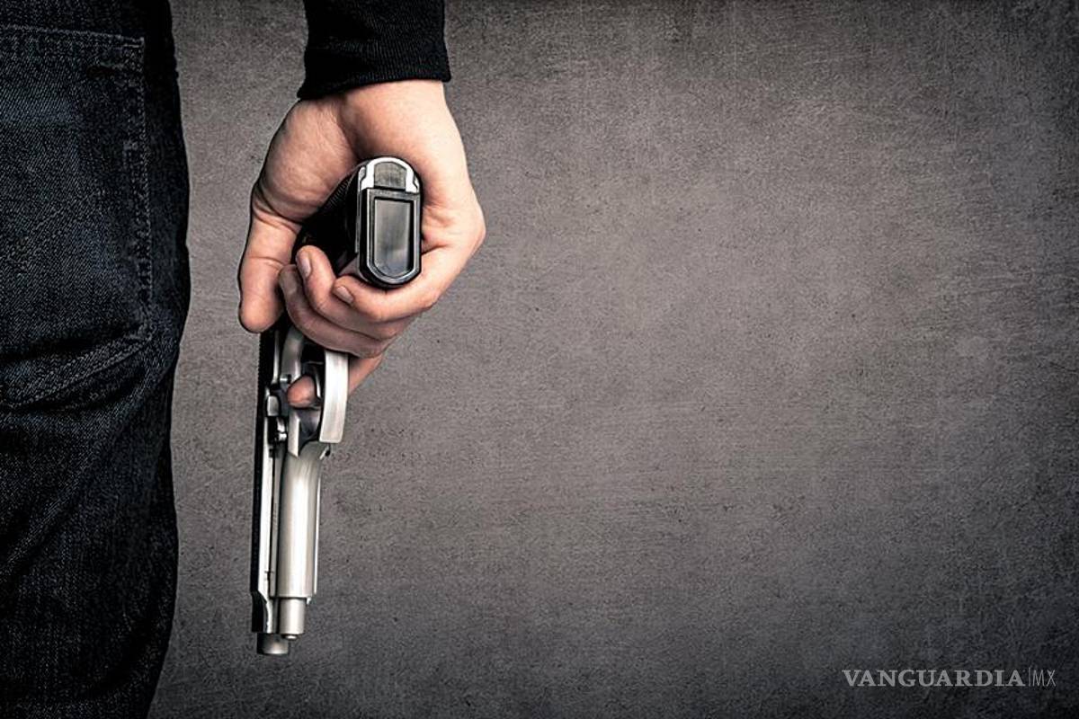 En Saltillo, vigilante que disparó contra su esposa es ingresado el penal