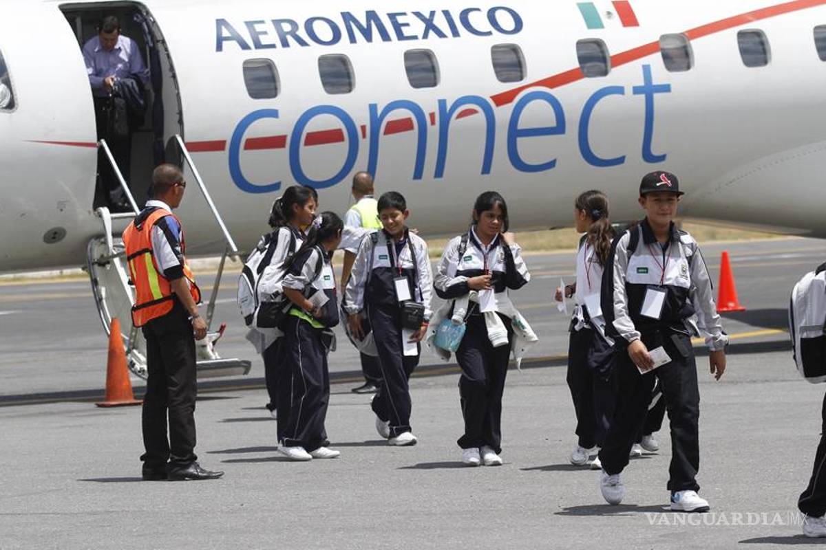 Regresan a casa estudiantes coahuilenses que participaron en Olimpiada del Conocimiento