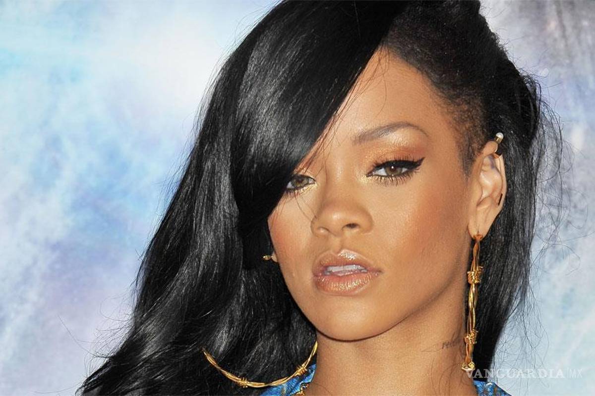 "De joven no tenía pecho": Rihanna