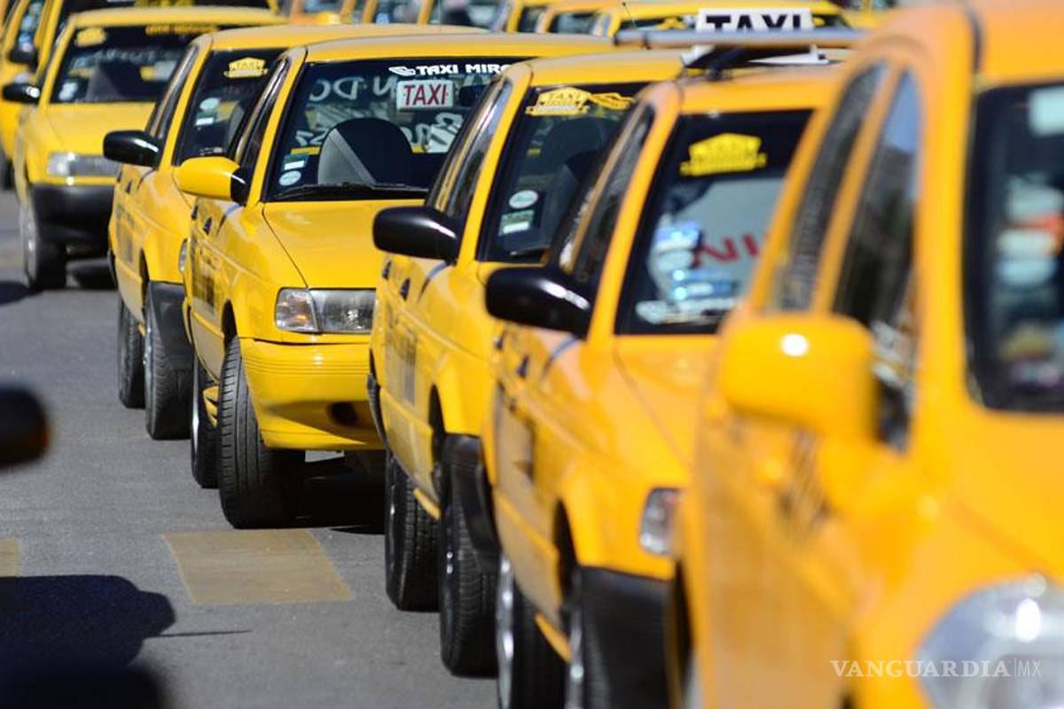 Piden a taxistas saltillenses no suspender servicio en diciembre