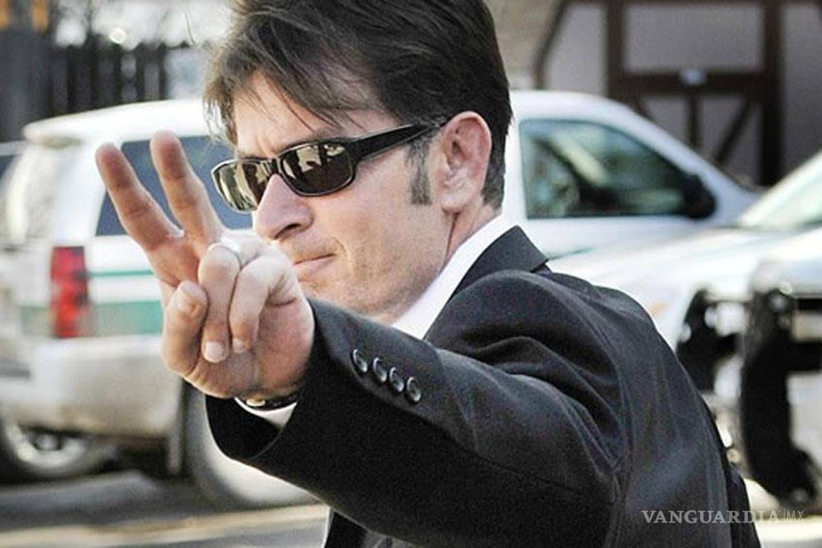 Usará Charlie Sheen su verdadero nombre, Carlos Estévez, en "Machete Kills"