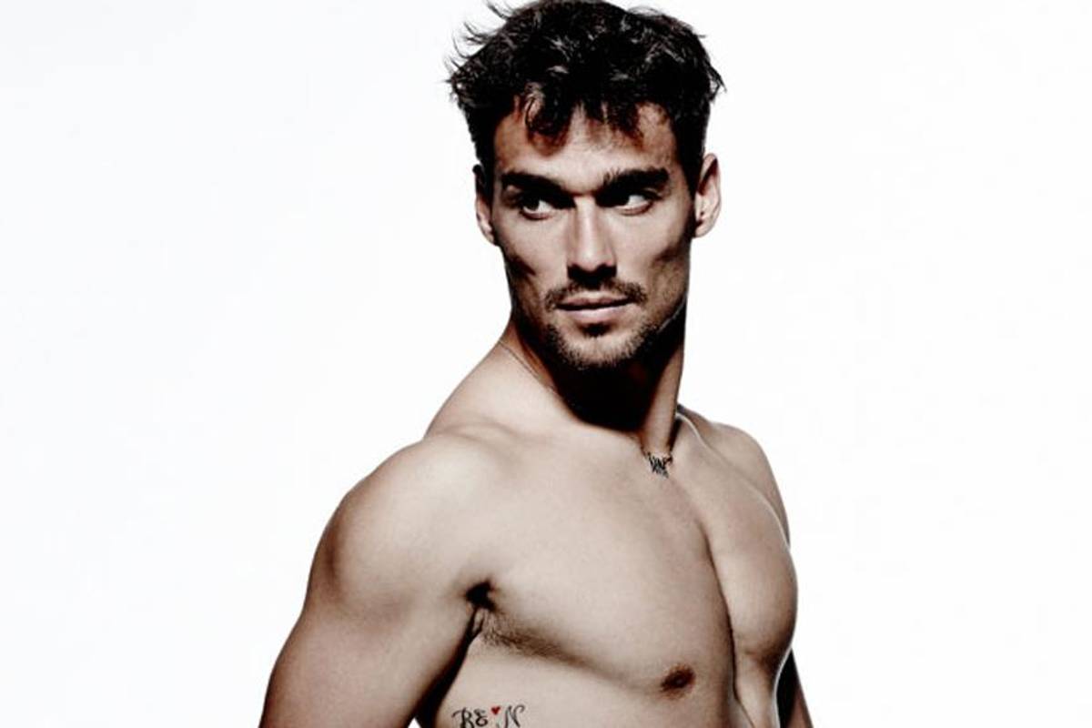 Tenista italiano posa desnudo a benficio de la lucha contra el cáncer