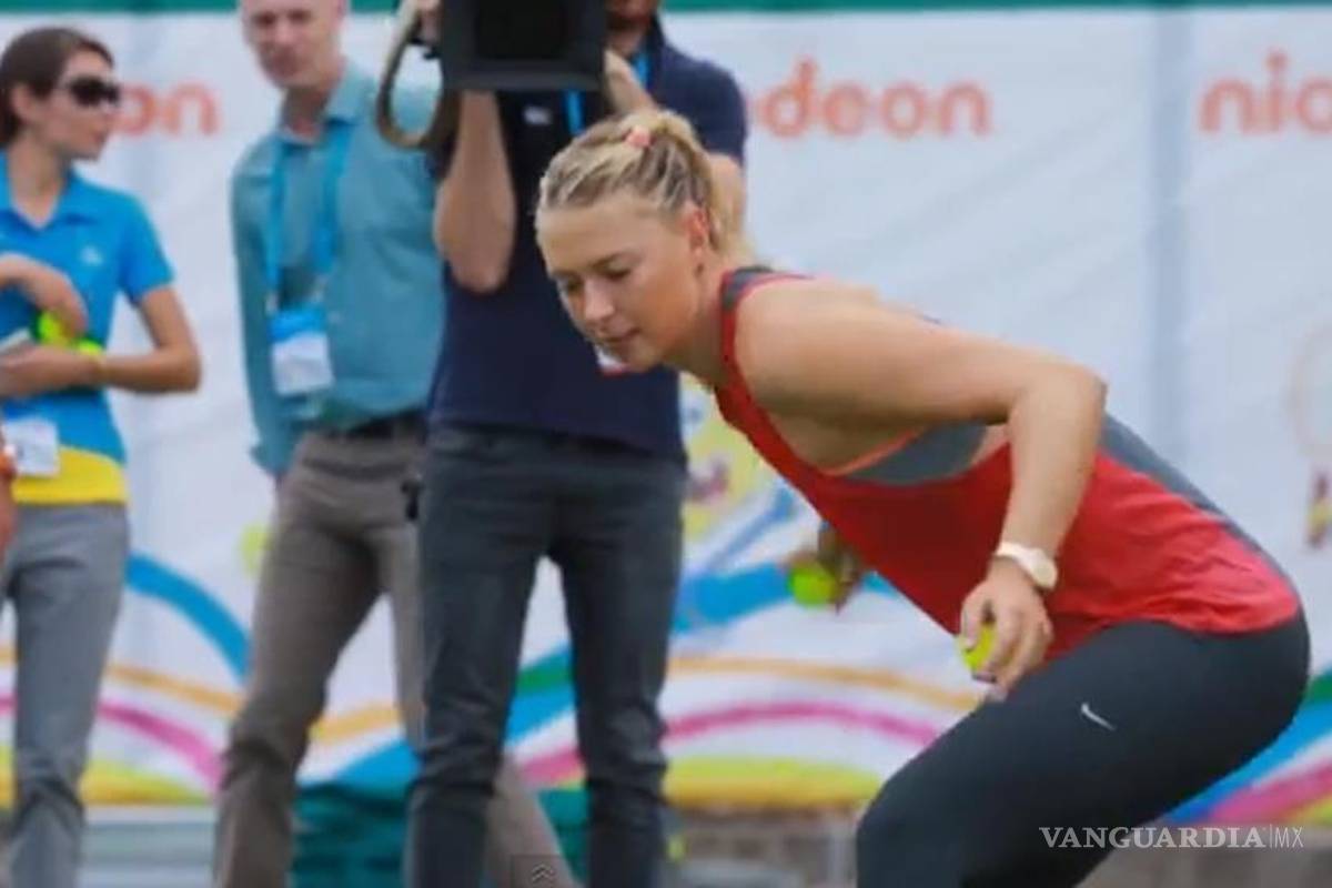 Sharapova es una sexy recogepelotas