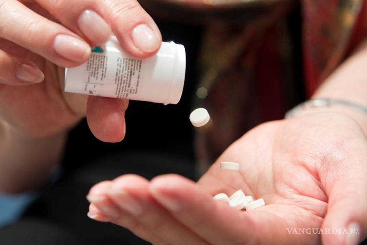 ¿Se puede tomar Ibuprofeno y Paracetamol al mismo tiempo?