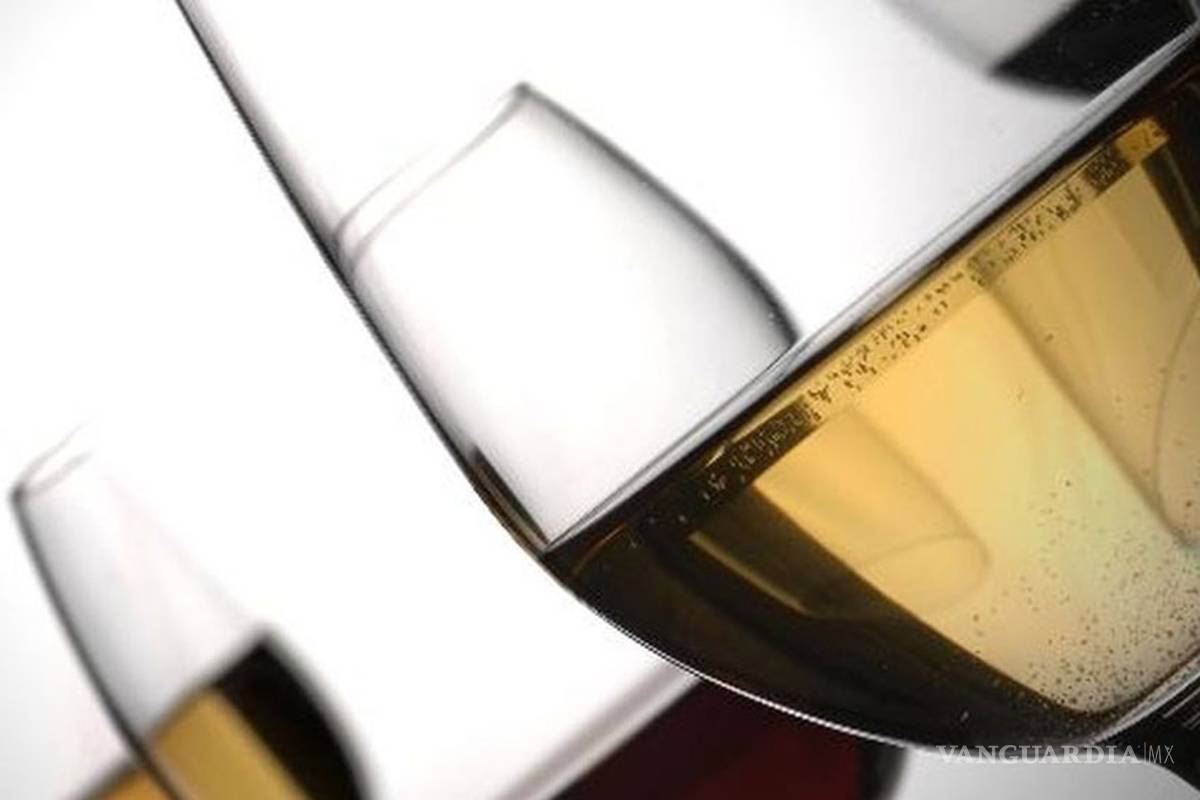 Ni la cerveza cura ni el vino adelgaza