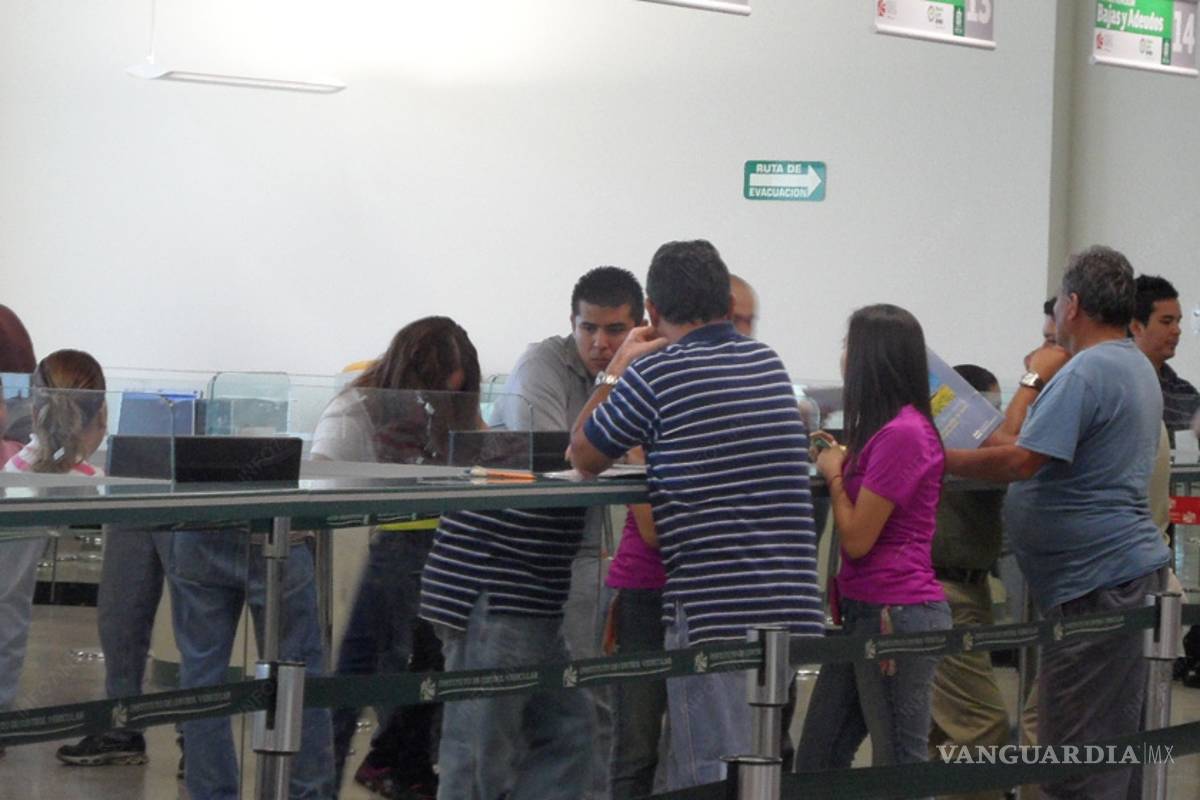 Eliminar la tenencia en Nuevo León será decisión ciudadana