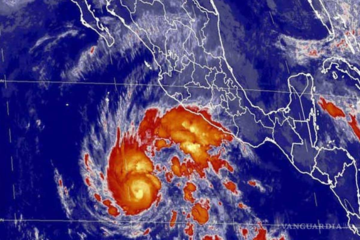 Huracán &quot;Sandra&quot; sube a categoría 3