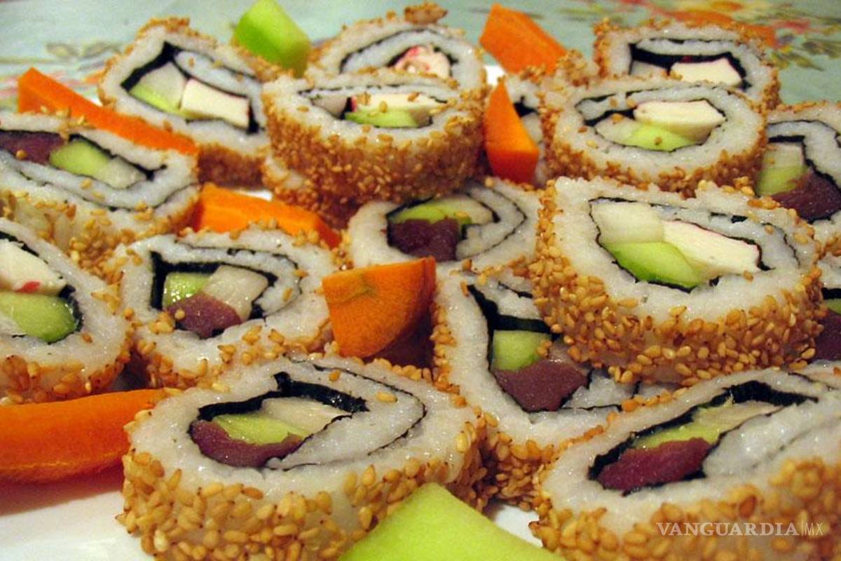Suspenden 8 restaurantes de cadena de sushi