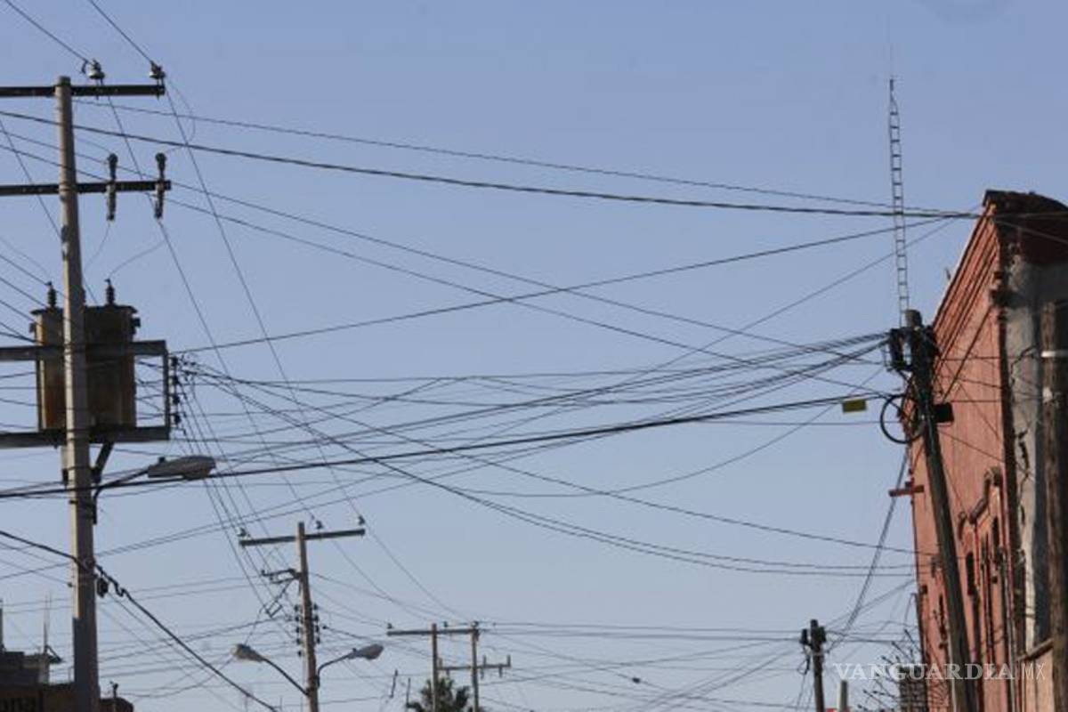 Cables afean el Centro Histórico de Saltillo