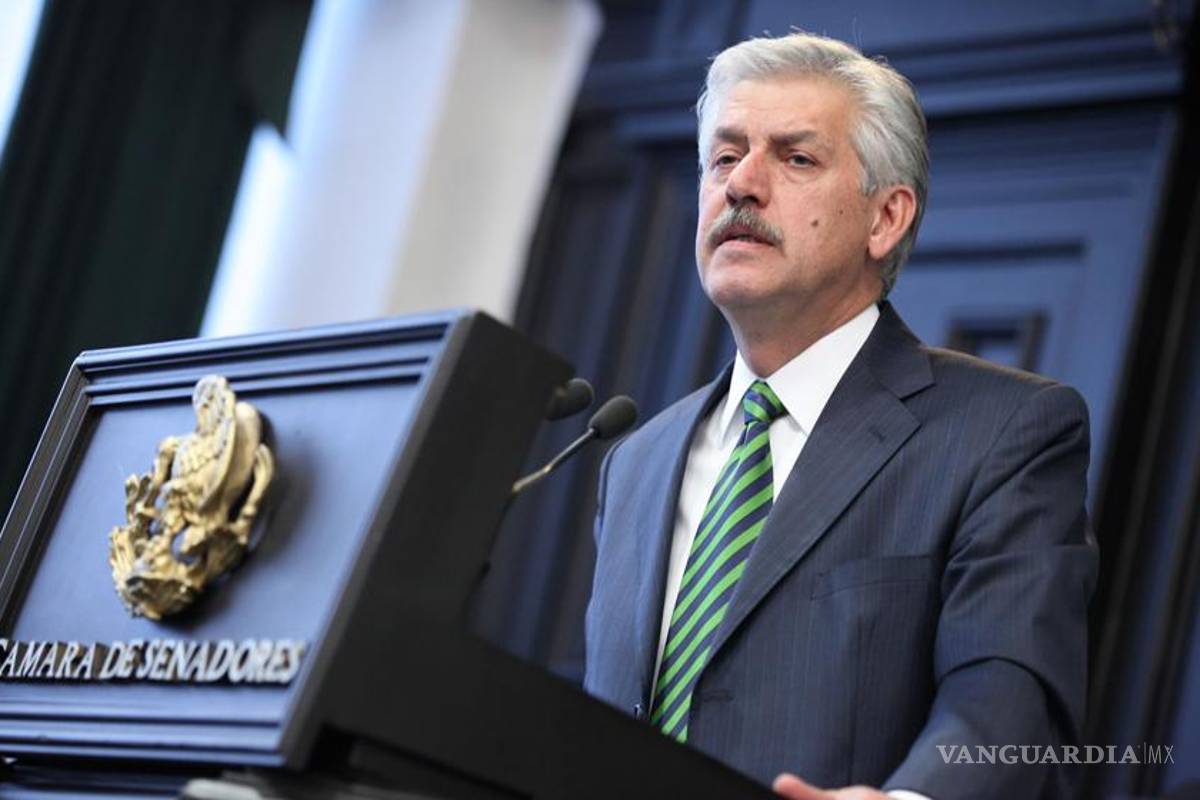 Renuncia a la PGR subprocurador García Cervantes