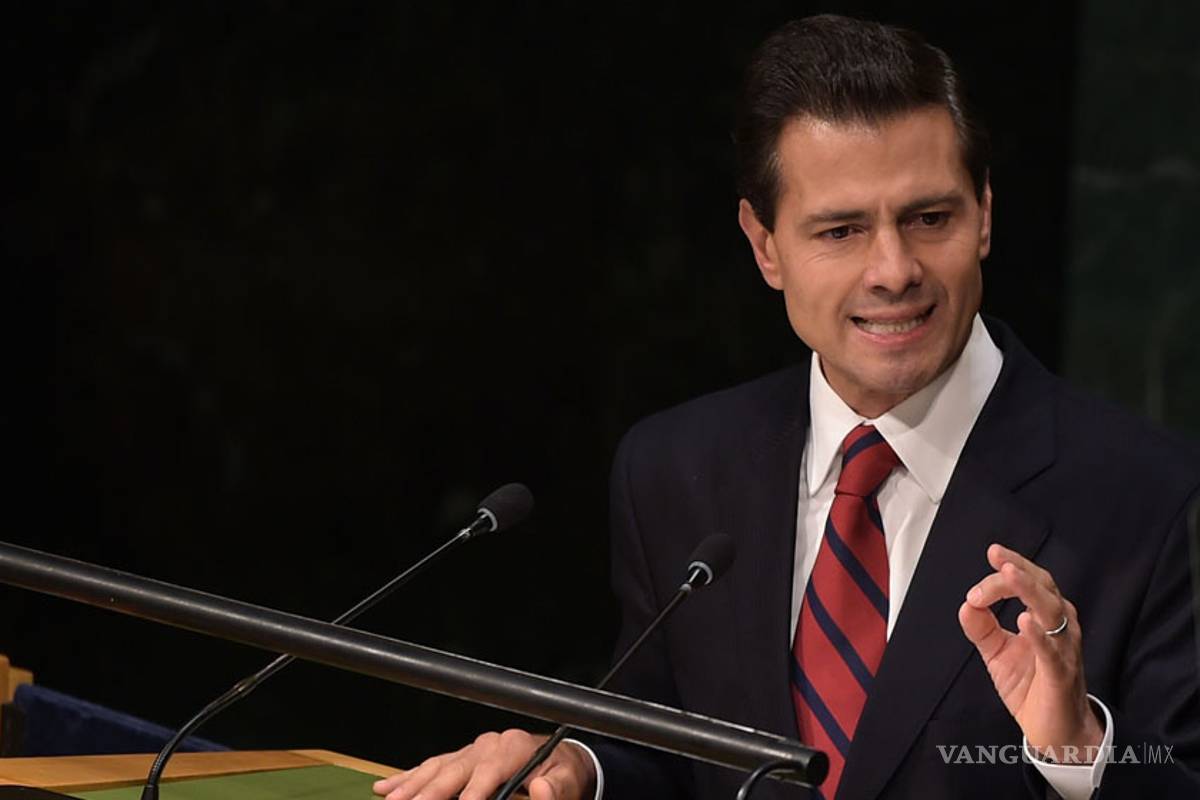 Peña Nieto modifica estructura de su staff en Los Pinos