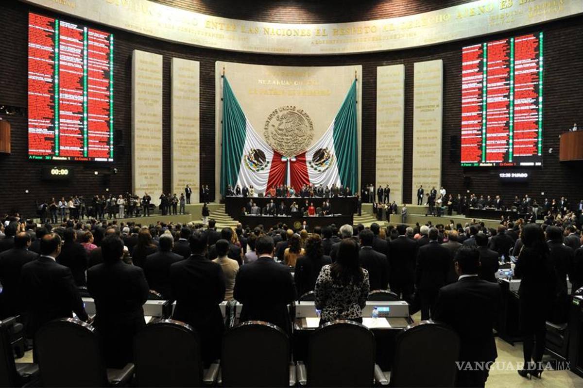 Diputados reciben minuta para crear comisión 'anticorrupción'