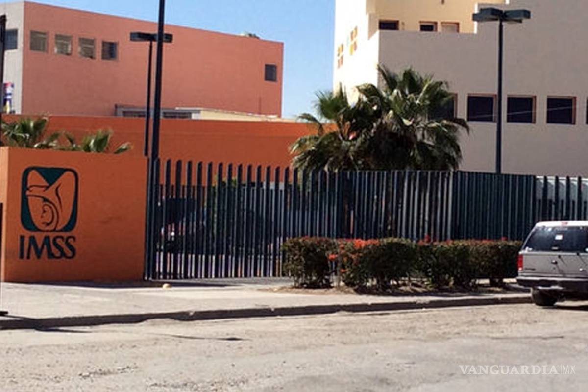 Se enfrentan policías y manifestantes en el Zócalo