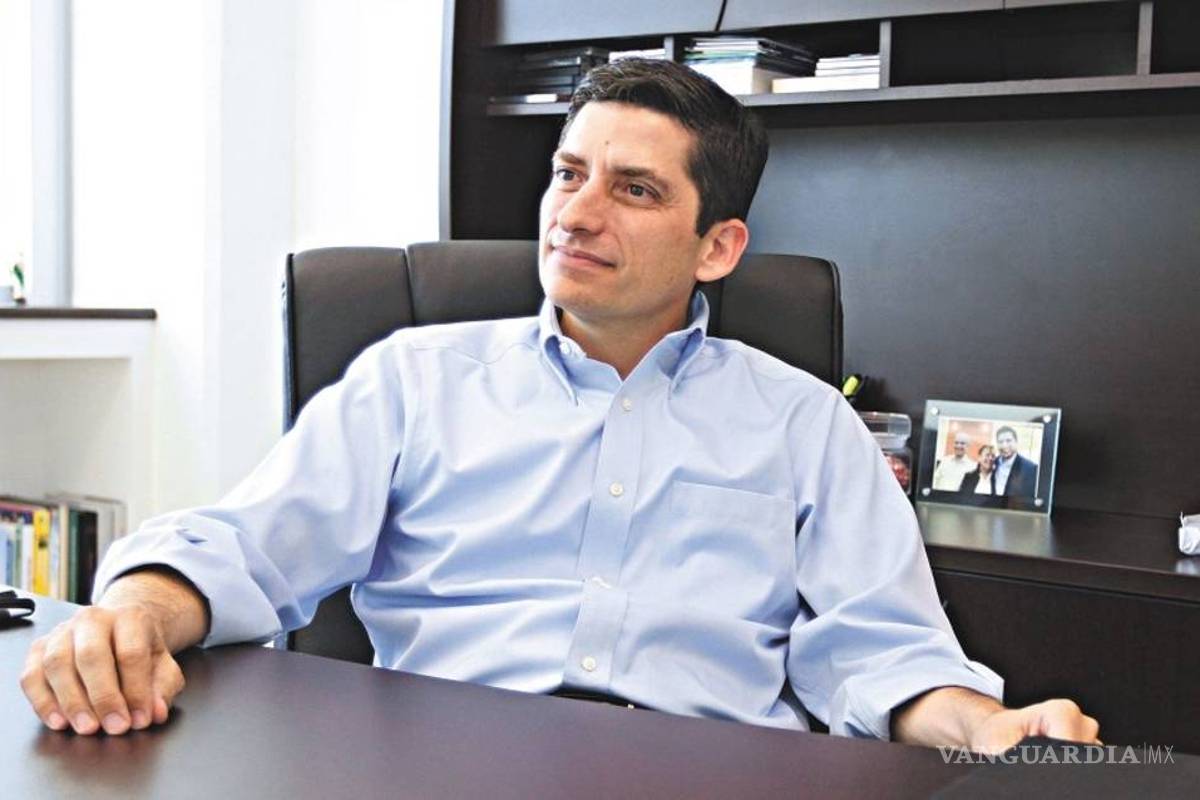 Felipe de Jesús Cantú apoya a candidata de Morena en Nuevo León tras dejar el PAN