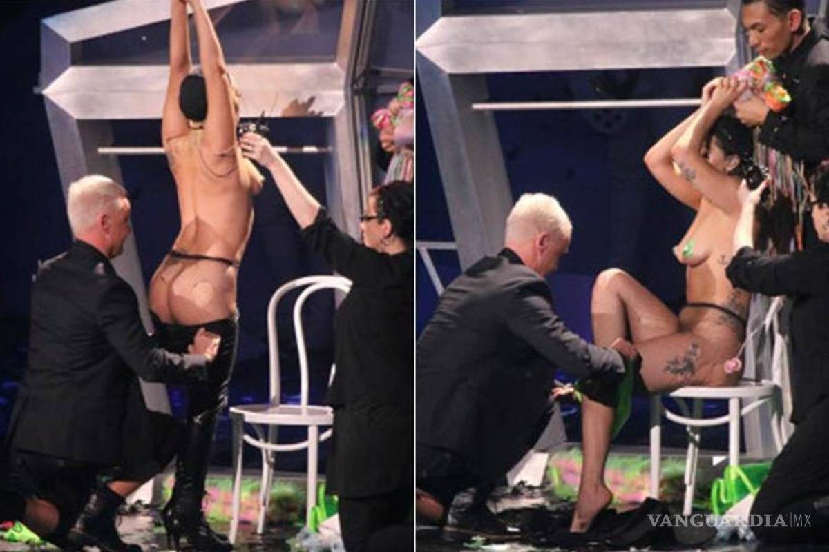 Lady Gaga se desnuda en show