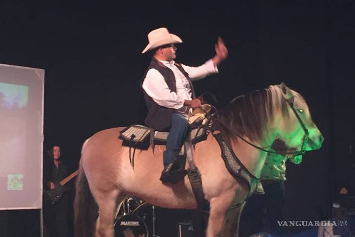 Presentan 'Las Broncas del Bronco'