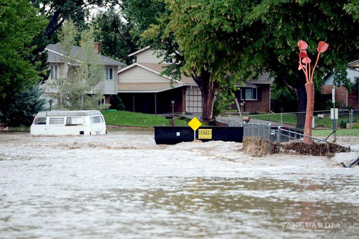 Inundación en Colorado aísla a pueblos