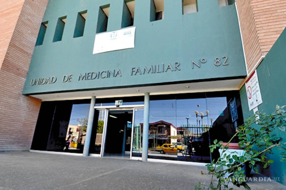 Corren y dejan sin medicamento a derechohabientes en clínica del IMSS