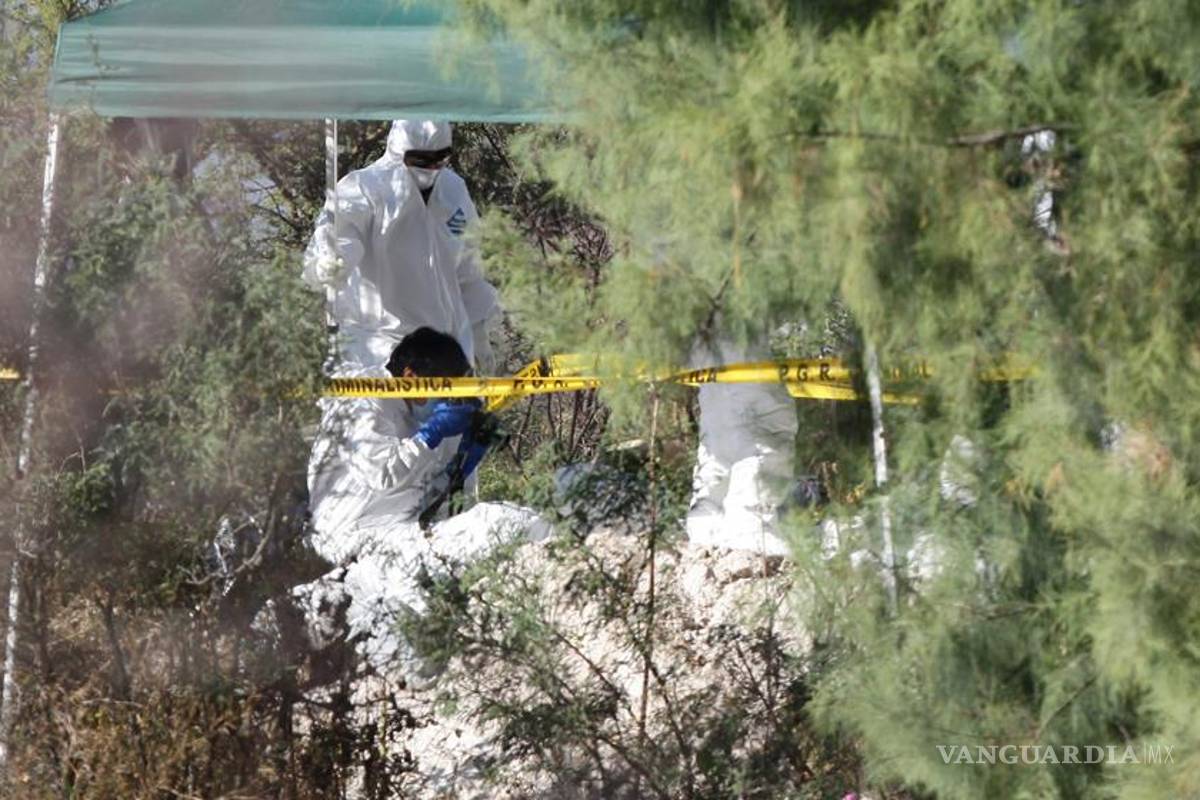 Hallan 'narcofosa' con restos humanos en Zaragoza, Coahuila