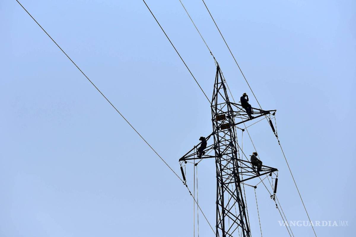 Gasto en sector energético, 578.4% más de lo avalado