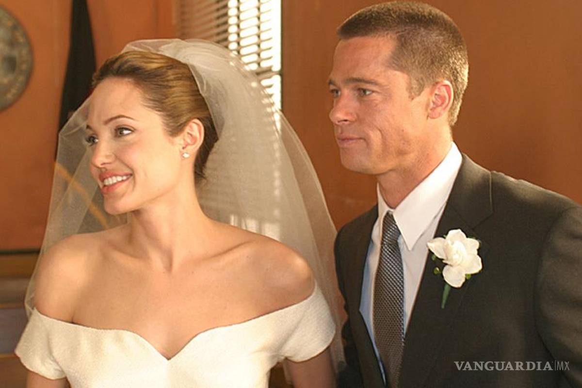 People publica fotos de la boda de Angelina Jolie y Brad Pitt