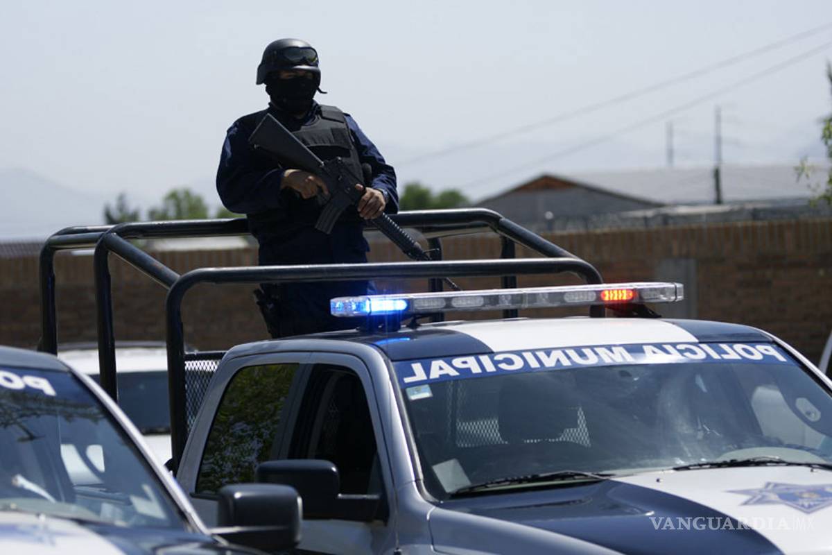 Delincuentes asaltan camión de transporte en Saltillo