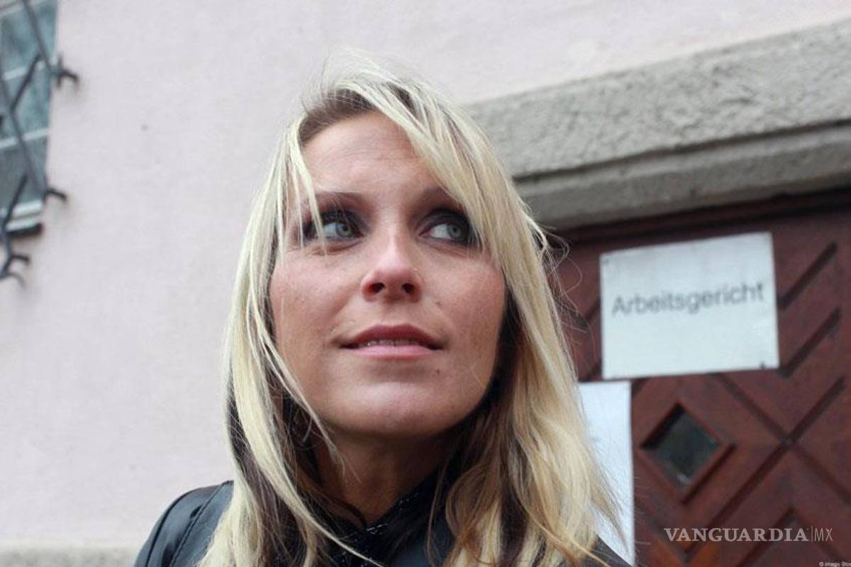 Despiden a maestra de escuela cristiana por ser actriz porno