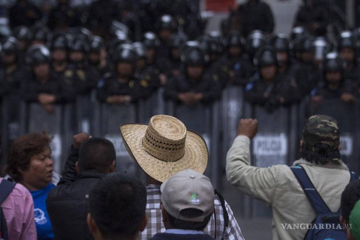 Maestros también se movilizan en los estados
