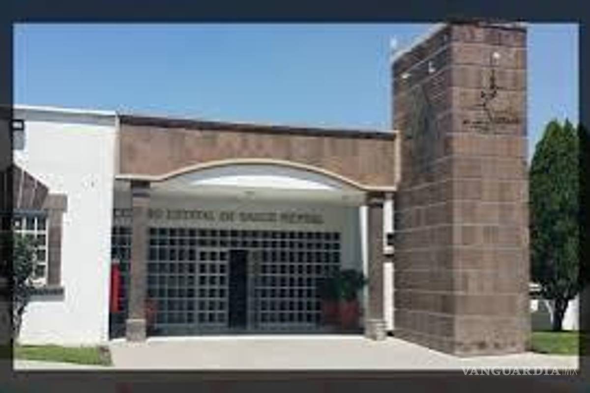 Joven agrede a su madre y vandaliza siete vehículos, en Saltillo