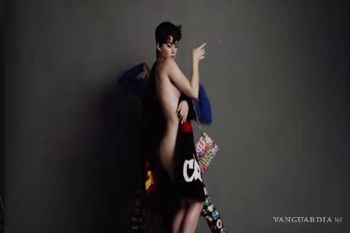 Katy Perry, semidesnuda en video